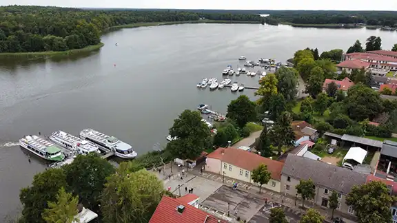 Blick vom Fürstenhof in Rheinsberg auf den Grienericksee